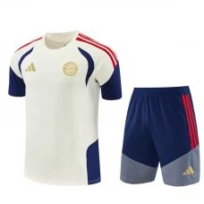 Kinder FC Bayern München Trainingstrikot + Shorts 2026-27 Gelb Kinder FC Bayern München Trainingstrikot + Shorts 2026-27 Gelb