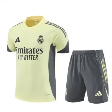 Kinder Real Madrid Trainingstrikot + Shorts 2025-26 Gelb Kinder Real Madrid Trainingstrikot + Shorts 2025-26 Gelb