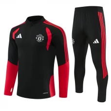 Manchester United Trainingsanzug 2026-27 - 1-4 Zip Schwarz Rot Manchester United Trainingsanzug 2026-27 - 1-4 Zip Schwarz Rot