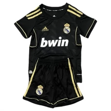 Real Madrid Retro Auswärts Trikot Set Kinder 2011-12 Real Madrid Retro Auswärts Trikot Set Kinder 2011-12